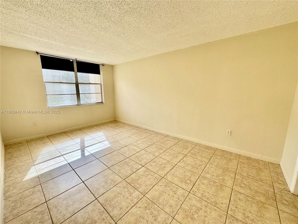 Recently Rented: $1,850 (1 beds, 1 baths, 690 Square Feet)