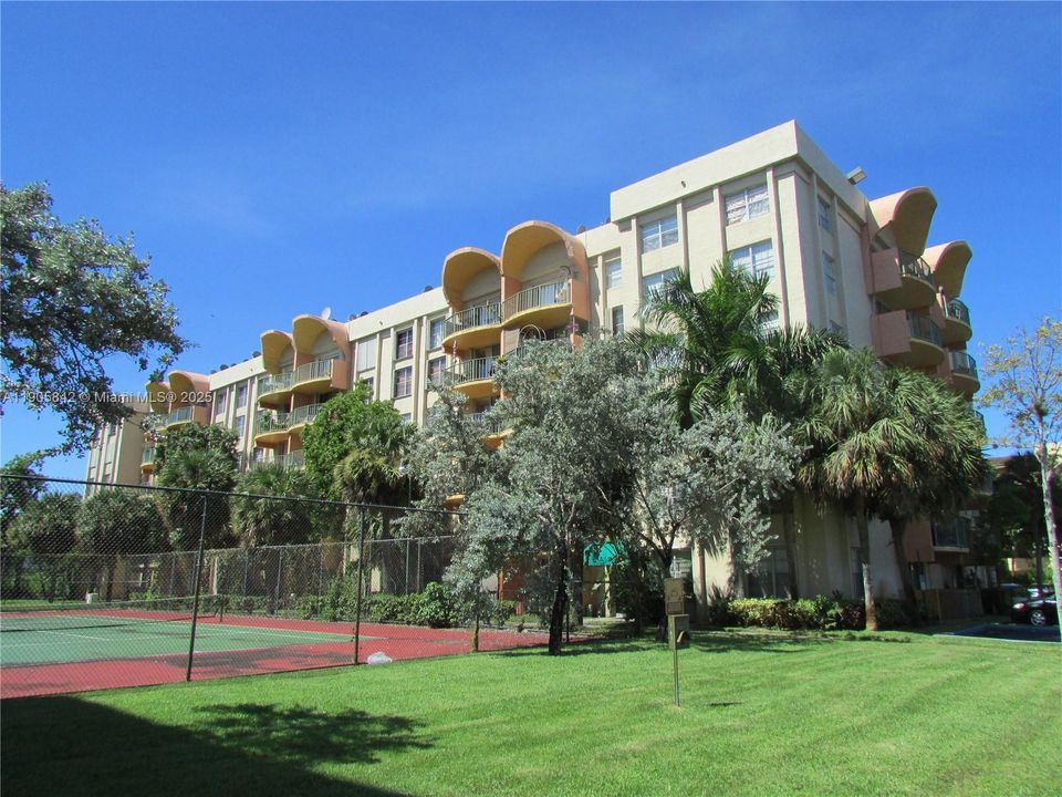 Recently Rented: $1,850 (1 beds, 1 baths, 690 Square Feet)