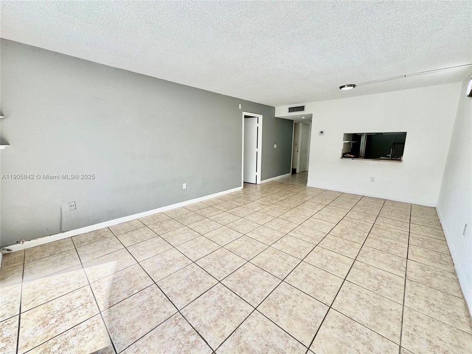 Recently Rented: $1,850 (1 beds, 1 baths, 690 Square Feet)