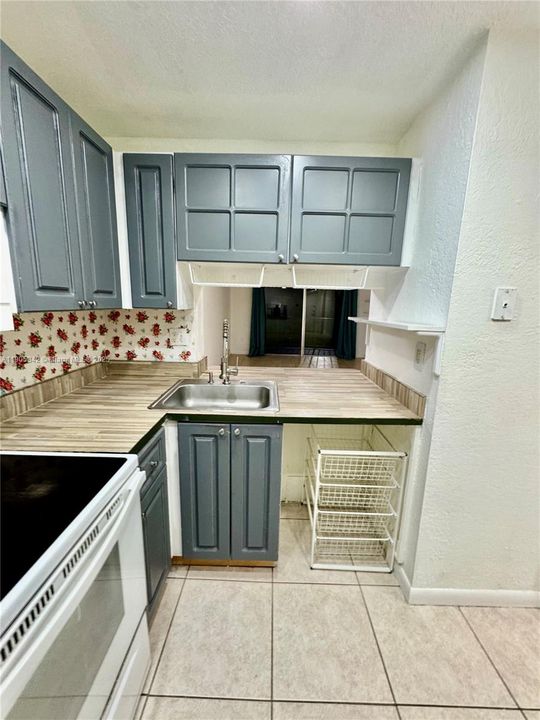 Recently Rented: $1,850 (1 beds, 1 baths, 690 Square Feet)