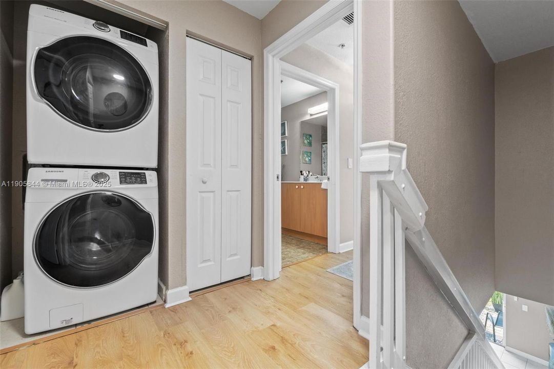 待售: $340,000 (2 贝兹, 2 浴室, 1294 平方英尺)