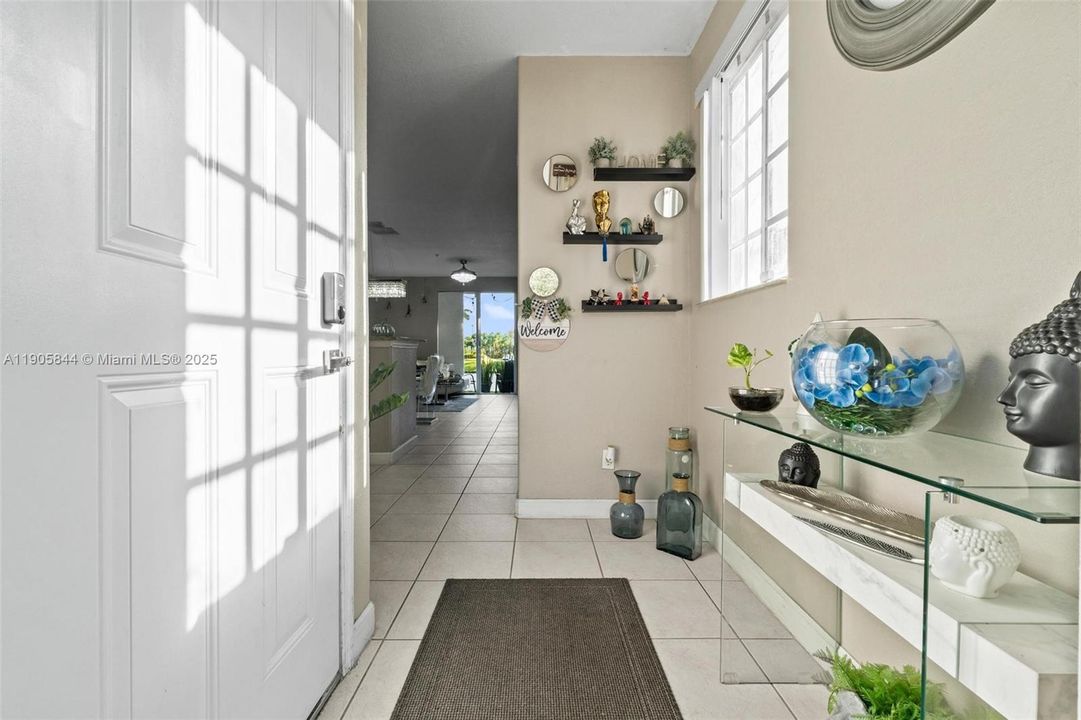 待售: $340,000 (2 贝兹, 2 浴室, 1294 平方英尺)