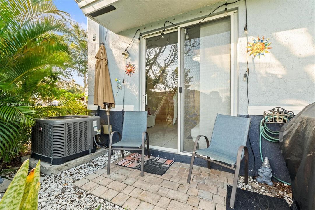 待售: $340,000 (2 贝兹, 2 浴室, 1294 平方英尺)