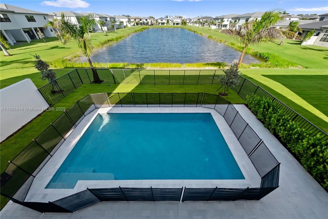 出租: $12,800 (5 贝兹, 7 浴室, 0 平方英尺)