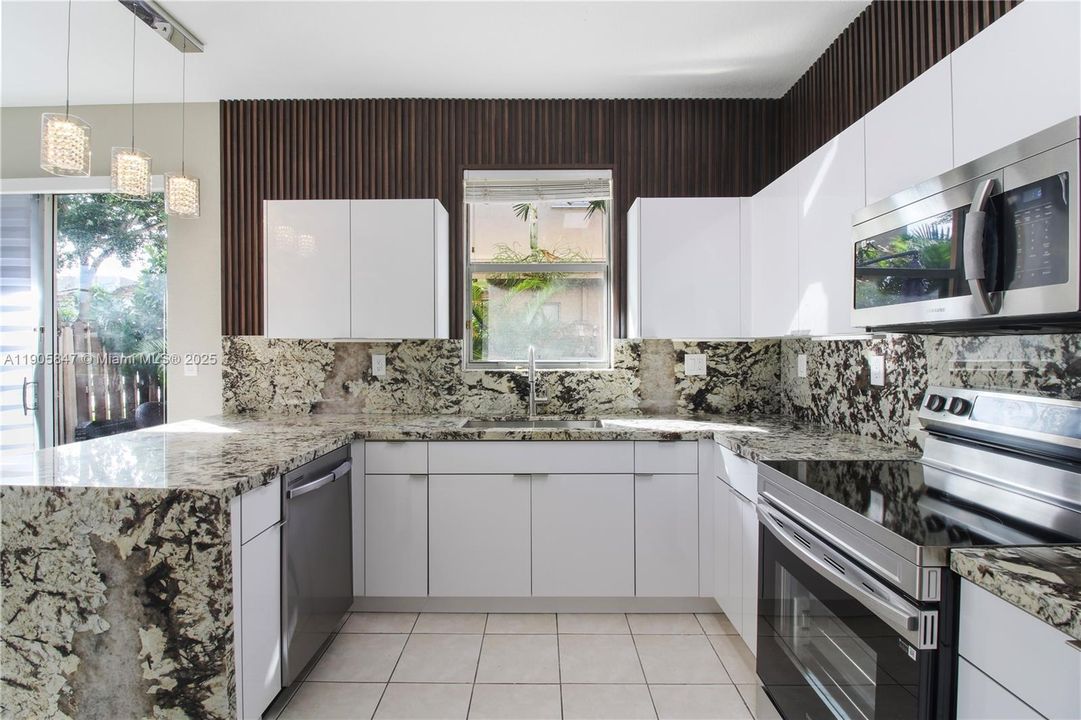 Recently Rented: $3,200 (4 beds, 2 baths, 1780 Square Feet)