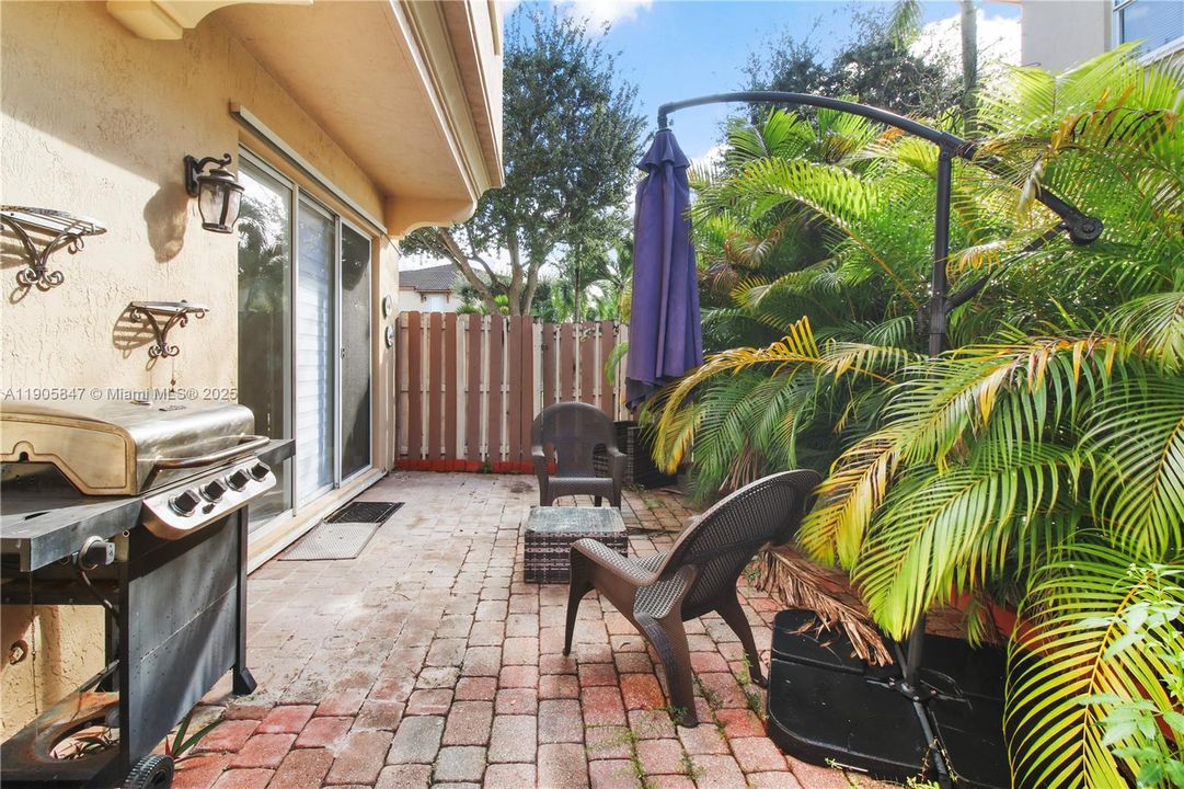 Recently Rented: $3,200 (4 beds, 2 baths, 1780 Square Feet)