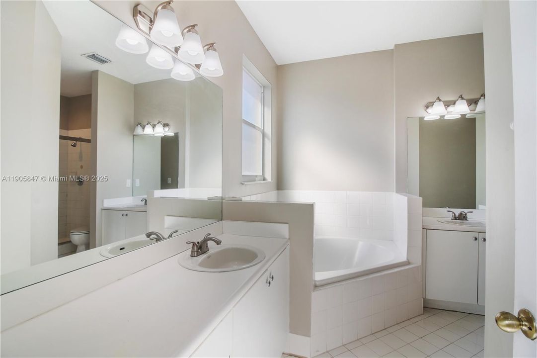 Recently Rented: $3,200 (4 beds, 2 baths, 1780 Square Feet)