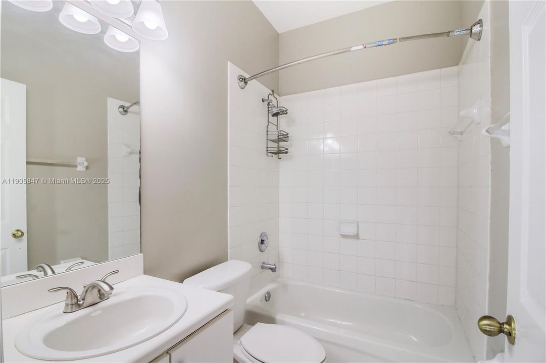 Recently Rented: $3,200 (4 beds, 2 baths, 1780 Square Feet)