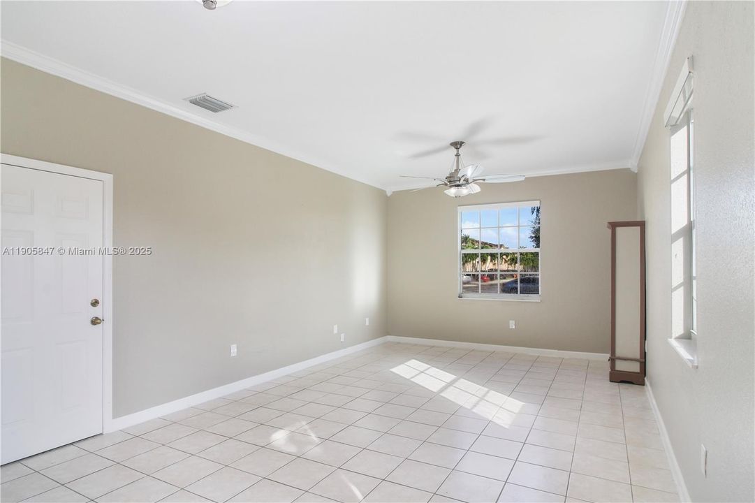 Recently Rented: $3,200 (4 beds, 2 baths, 1780 Square Feet)