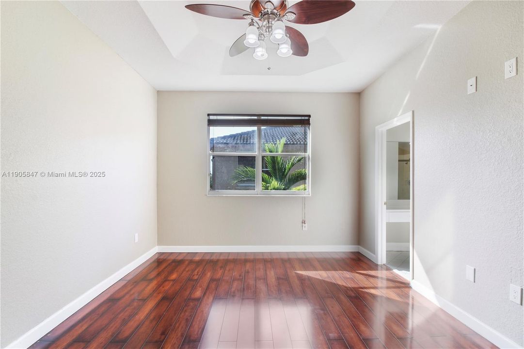 Recently Rented: $3,200 (4 beds, 2 baths, 1780 Square Feet)