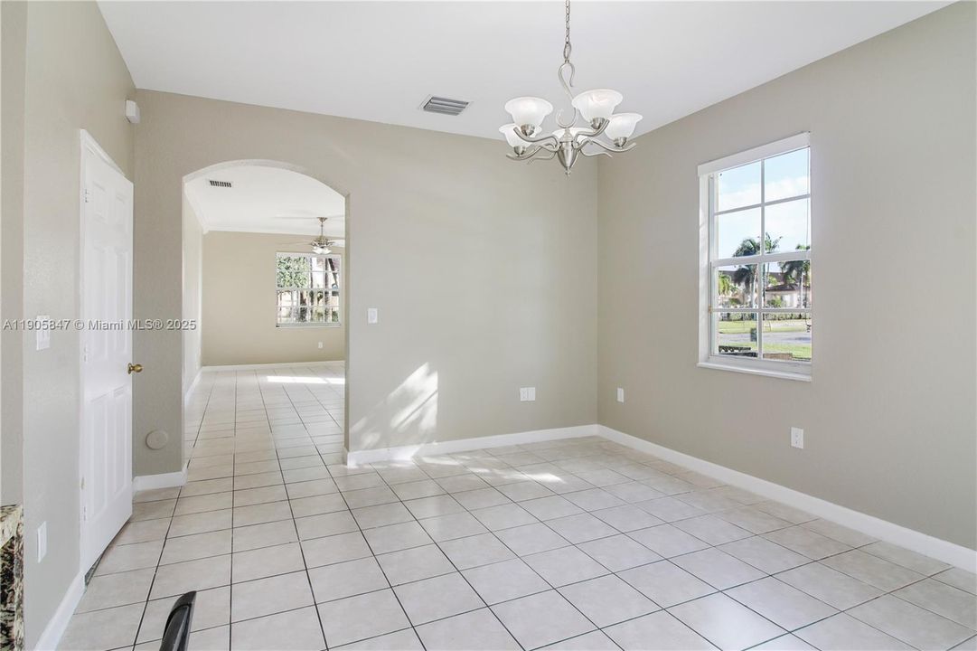 Recently Rented: $3,200 (4 beds, 2 baths, 1780 Square Feet)