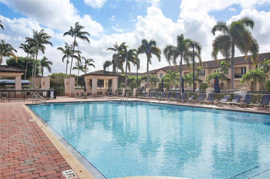 Recently Rented: $3,200 (4 beds, 2 baths, 1780 Square Feet)