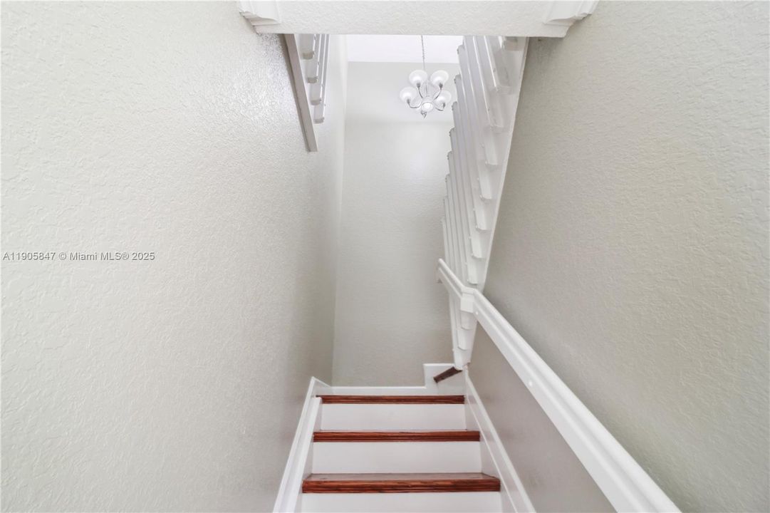 Recently Rented: $3,200 (4 beds, 2 baths, 1780 Square Feet)