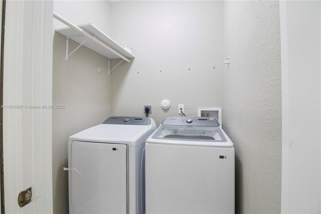 Recently Rented: $3,200 (4 beds, 2 baths, 1780 Square Feet)