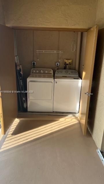 待售: $299,999 (1 贝兹, 1 浴室, 690 平方英尺)