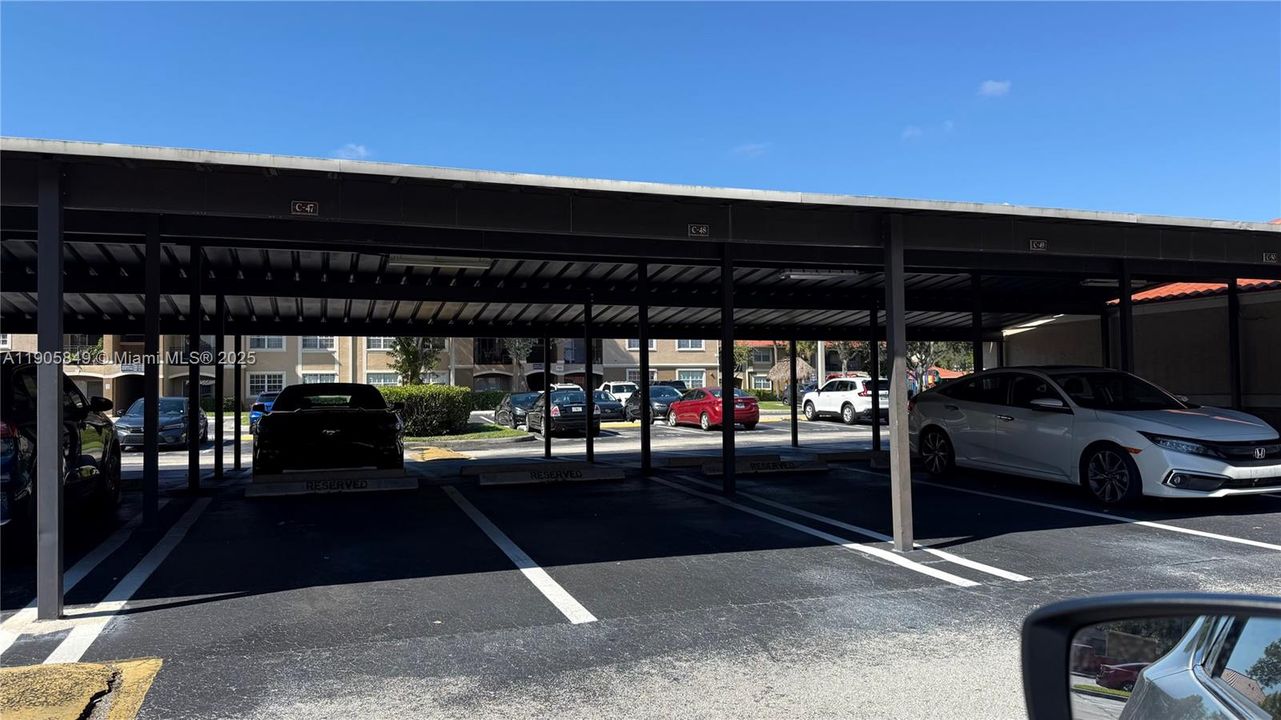 待售: $299,999 (1 贝兹, 1 浴室, 690 平方英尺)