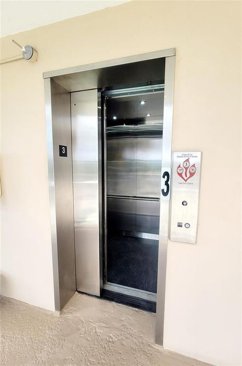 Elevator, brand new, paid in 2023