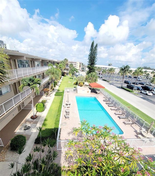 Oceanside pool, gazebo & BBQ