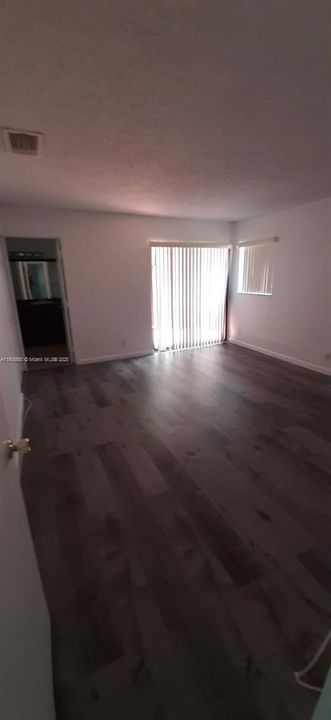 出租: $3,700 (4 贝兹, 2 浴室, 2272 平方英尺)