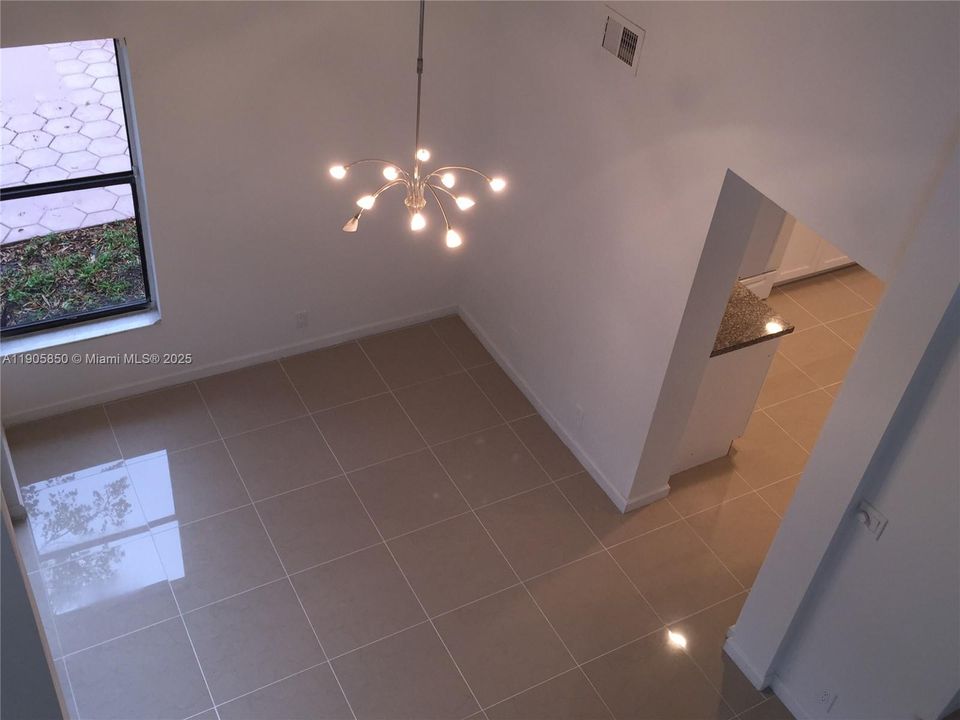 出租: $3,700 (4 贝兹, 2 浴室, 2272 平方英尺)