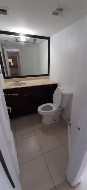 出租: $3,700 (4 贝兹, 2 浴室, 2272 平方英尺)