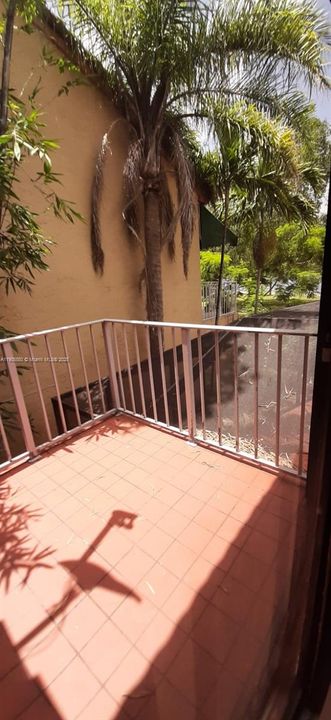 出租: $3,700 (4 贝兹, 2 浴室, 2272 平方英尺)