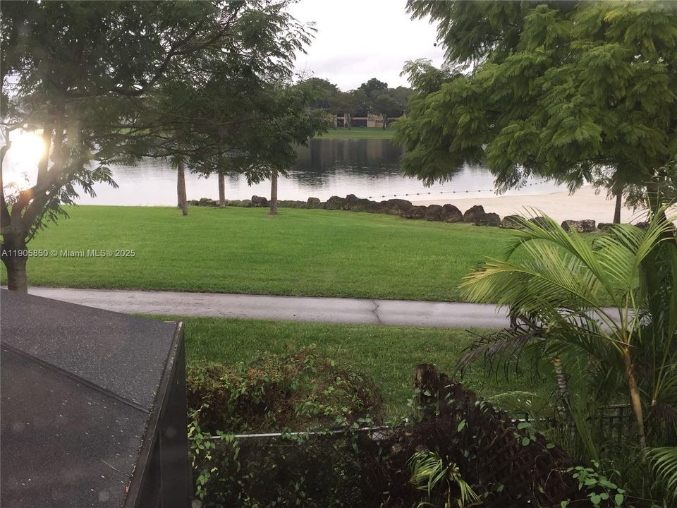 出租: $3,700 (4 贝兹, 2 浴室, 2272 平方英尺)