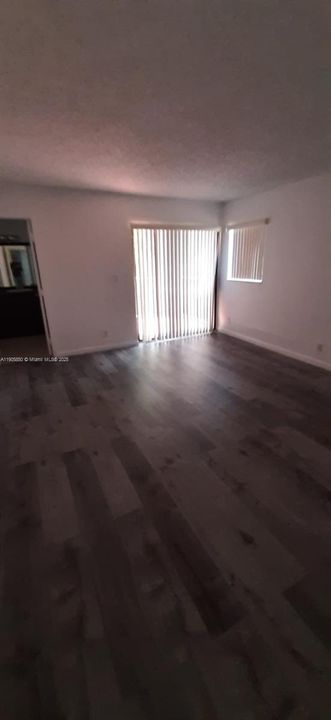 出租: $3,700 (4 贝兹, 2 浴室, 2272 平方英尺)