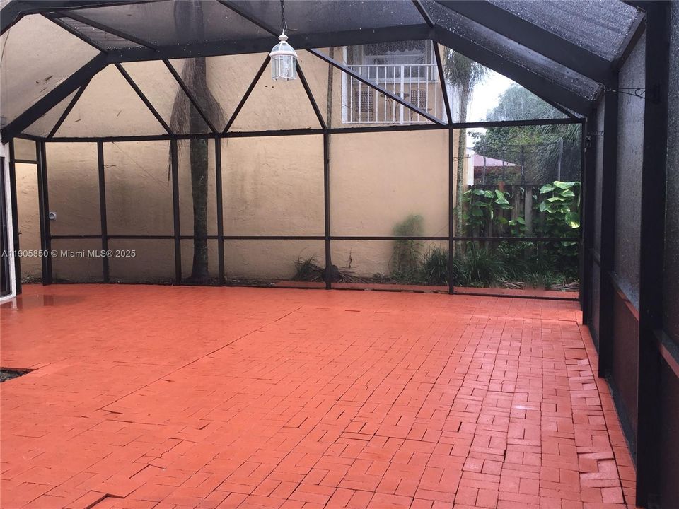 出租: $3,700 (4 贝兹, 2 浴室, 2272 平方英尺)