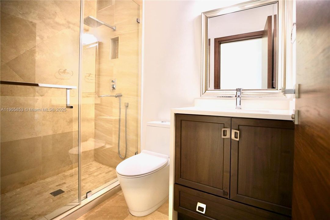 出租: $7,000 (4 贝兹, 3 浴室, 2167 平方英尺)