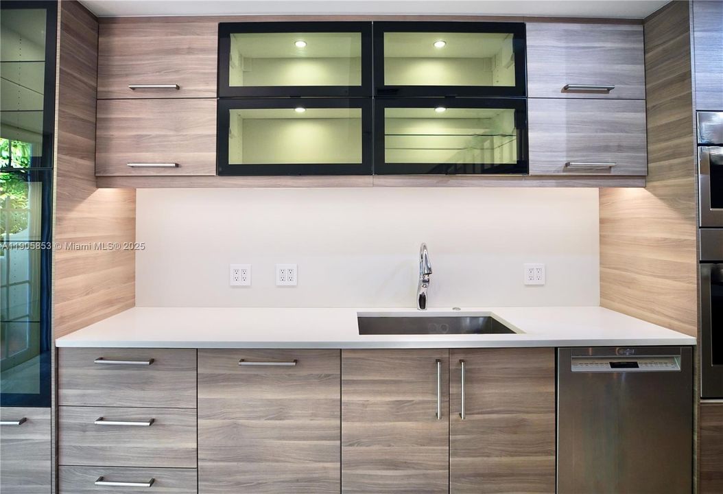 出租: $7,000 (4 贝兹, 3 浴室, 2167 平方英尺)