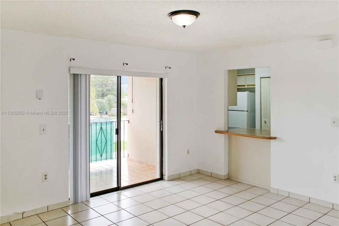 Activo con contrato: $2,850 (3 camas, 2 baños, 1677 Pies cuadrados)