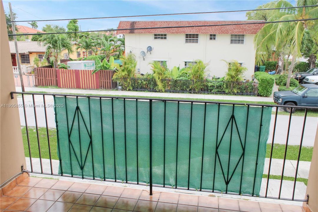 Activo con contrato: $2,850 (3 camas, 2 baños, 1677 Pies cuadrados)