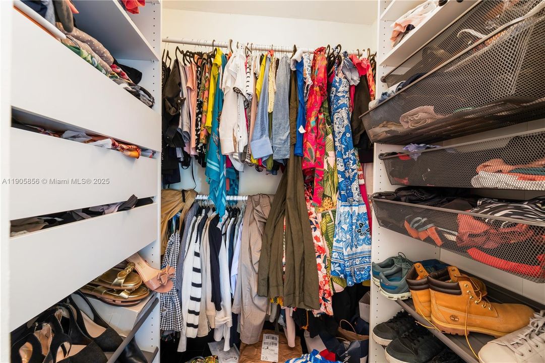 For Sale: $470,000 (2 beds, 2 baths, 1392 Square Feet)