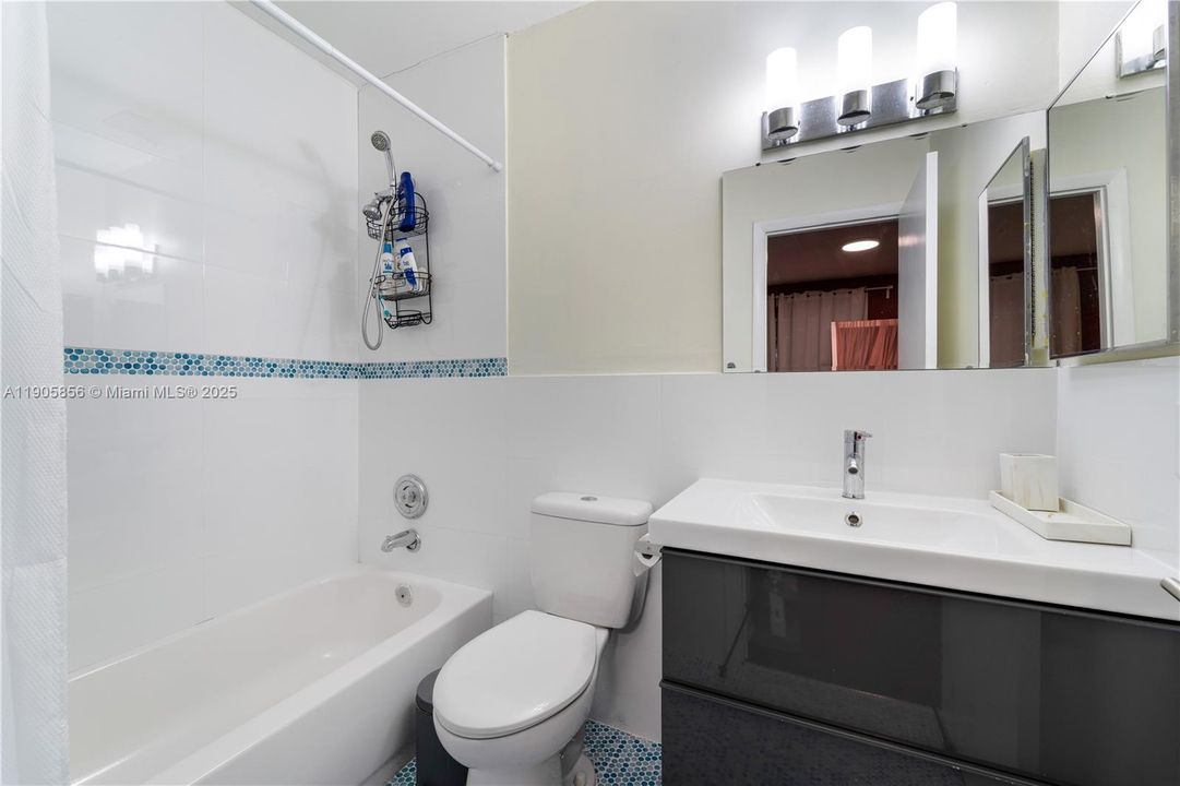 For Sale: $470,000 (2 beds, 2 baths, 1392 Square Feet)