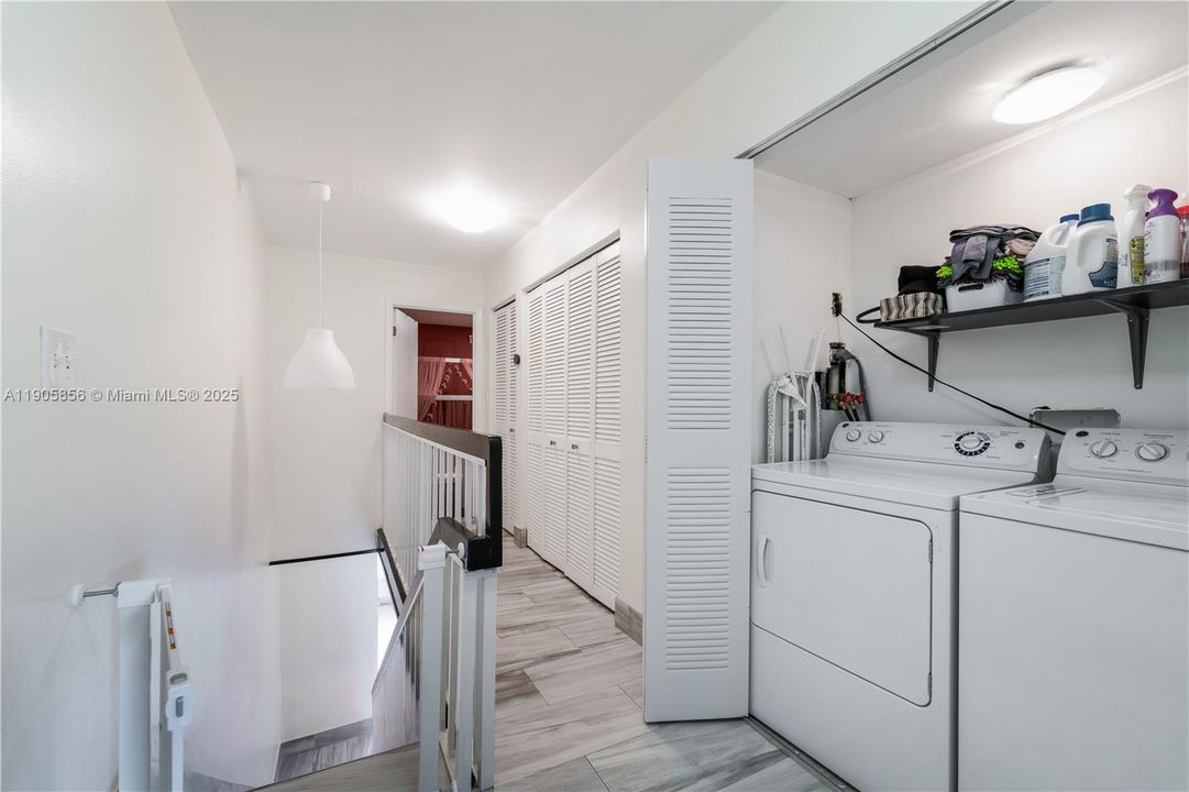 For Sale: $470,000 (2 beds, 2 baths, 1392 Square Feet)