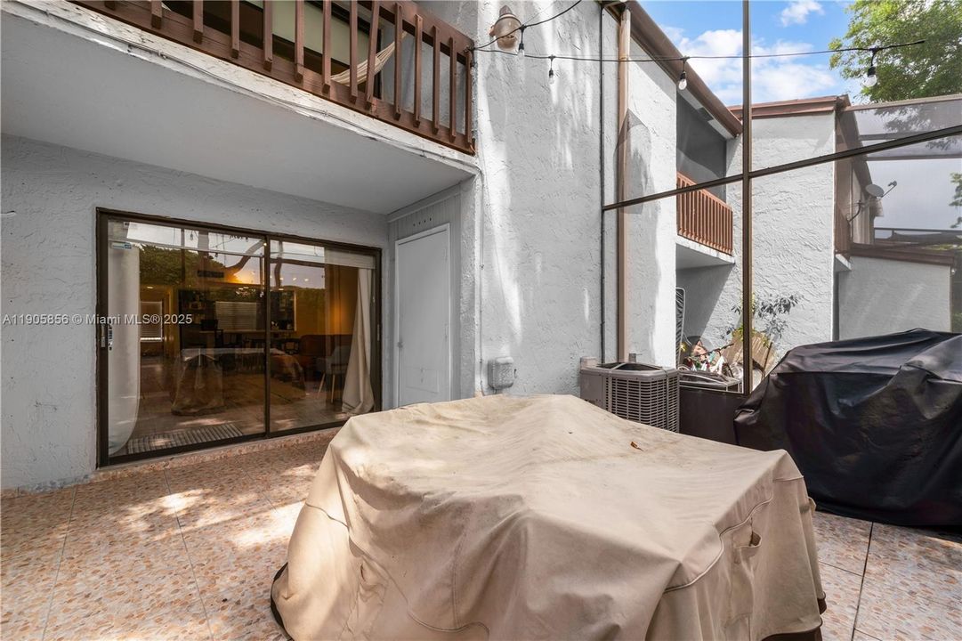 For Sale: $470,000 (2 beds, 2 baths, 1392 Square Feet)