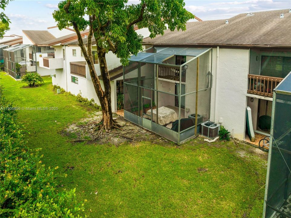 For Sale: $470,000 (2 beds, 2 baths, 1392 Square Feet)