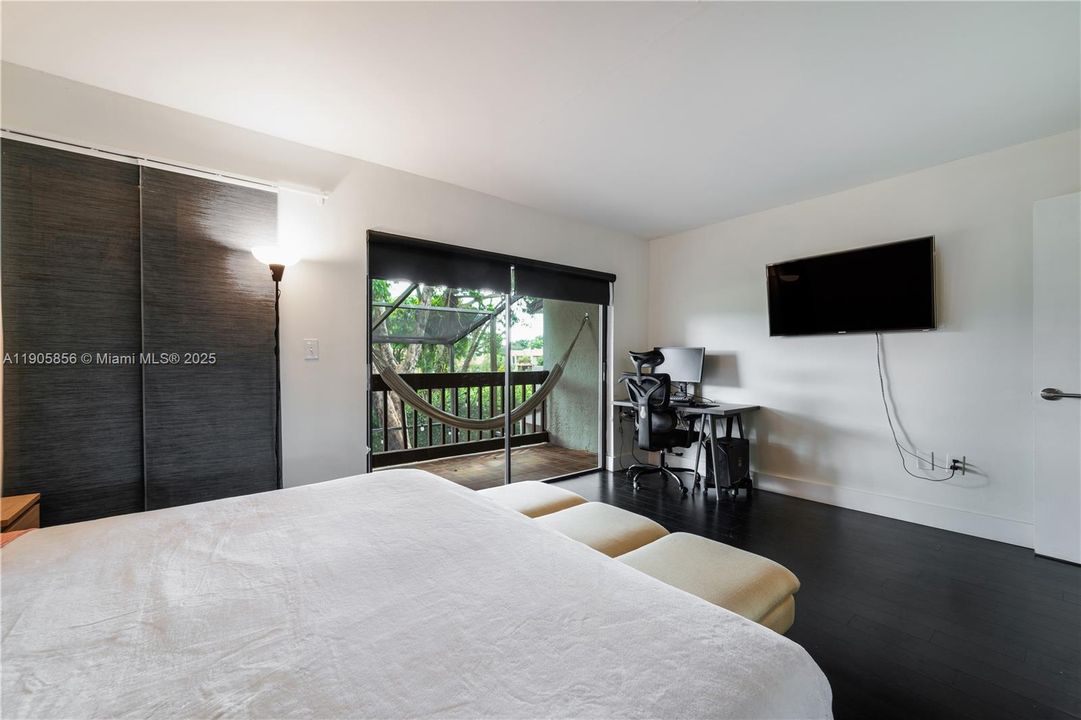 For Sale: $470,000 (2 beds, 2 baths, 1392 Square Feet)