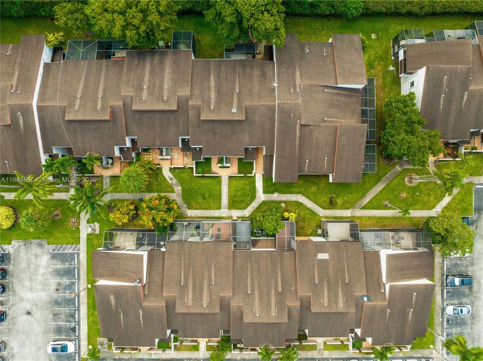 For Sale: $470,000 (2 beds, 2 baths, 1392 Square Feet)