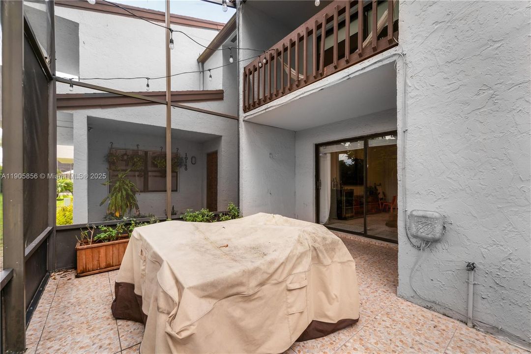 For Sale: $470,000 (2 beds, 2 baths, 1392 Square Feet)