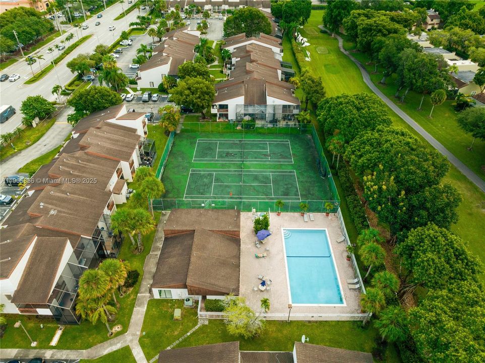 For Sale: $470,000 (2 beds, 2 baths, 1392 Square Feet)