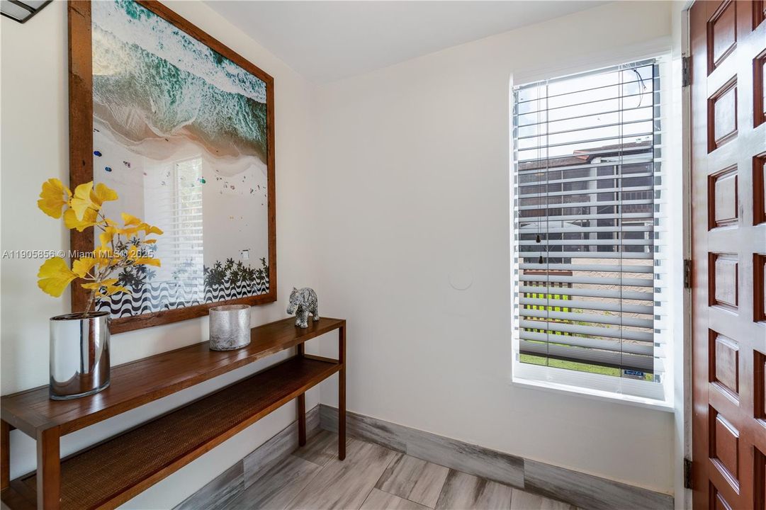 For Sale: $470,000 (2 beds, 2 baths, 1392 Square Feet)