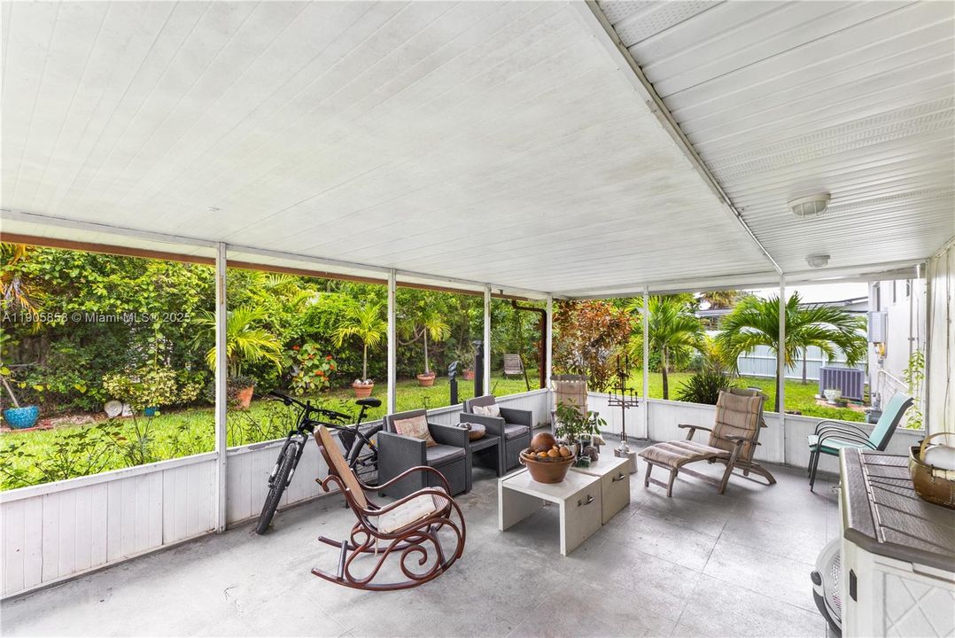 出租: $4,200 (3 贝兹, 2 浴室, 1202 平方英尺)