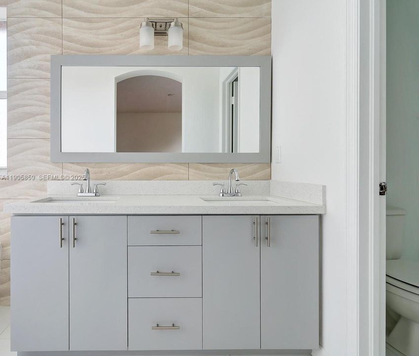 For Sale: $750,000 (4 beds, 2 baths, 2293 Square Feet)