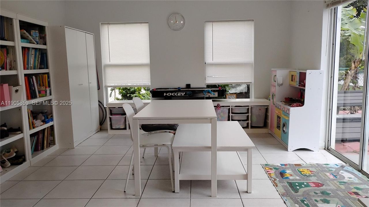 For Sale: $750,000 (4 beds, 2 baths, 2293 Square Feet)