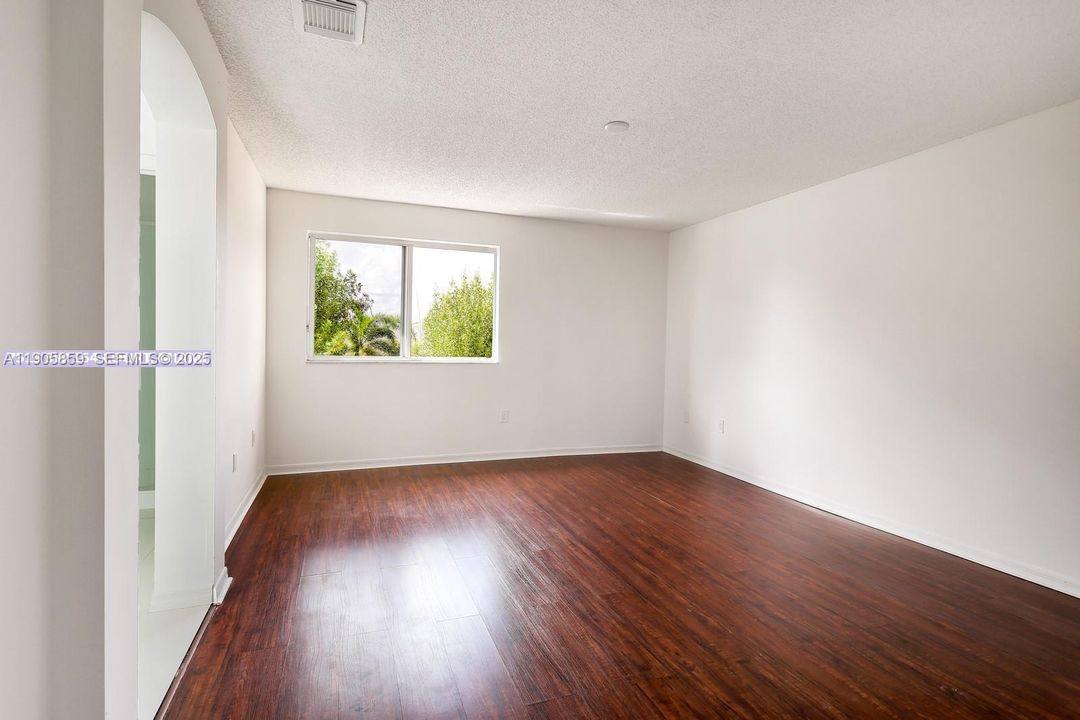 For Sale: $750,000 (4 beds, 2 baths, 2293 Square Feet)