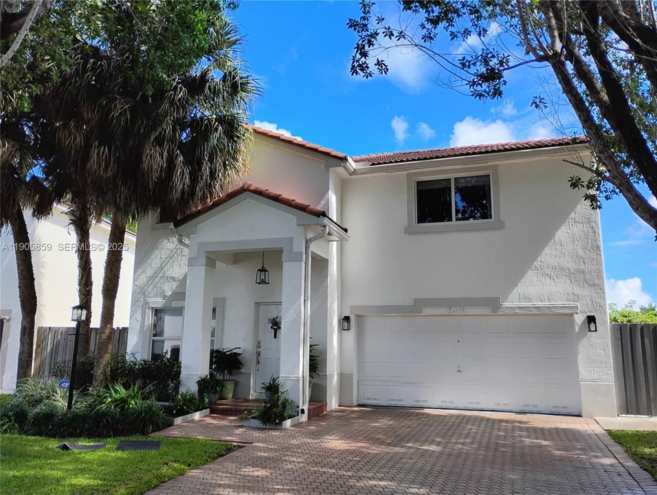 For Sale: $750,000 (4 beds, 2 baths, 2293 Square Feet)