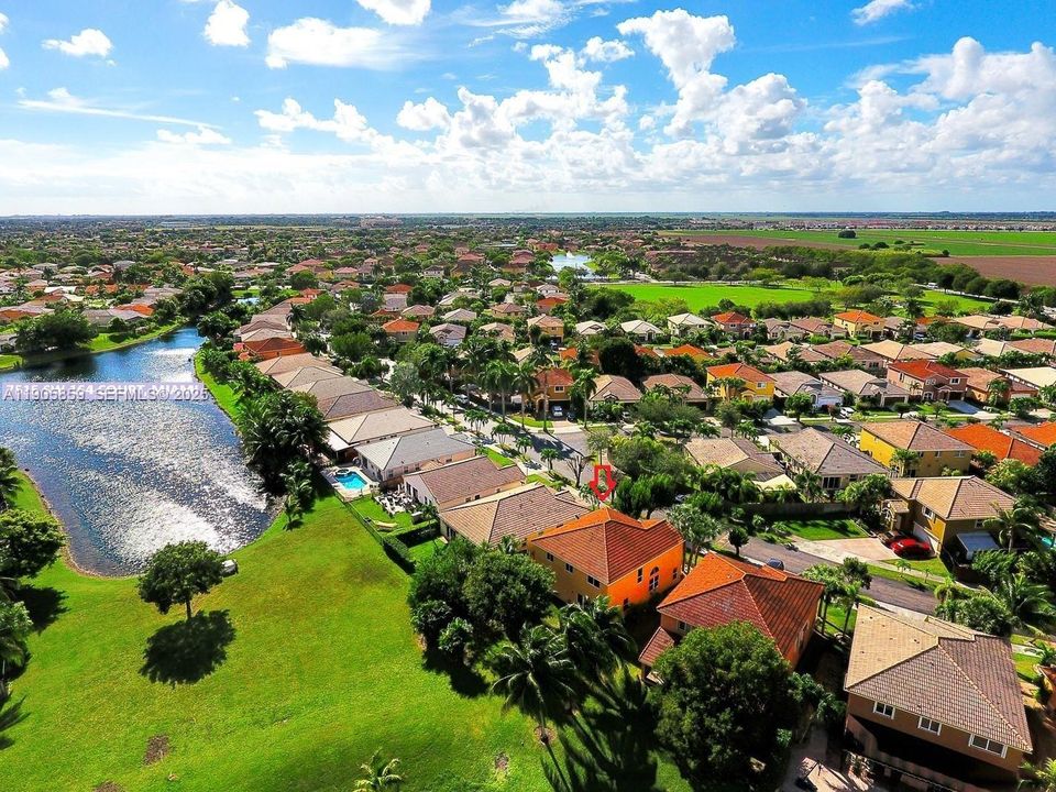 For Sale: $750,000 (4 beds, 2 baths, 2293 Square Feet)