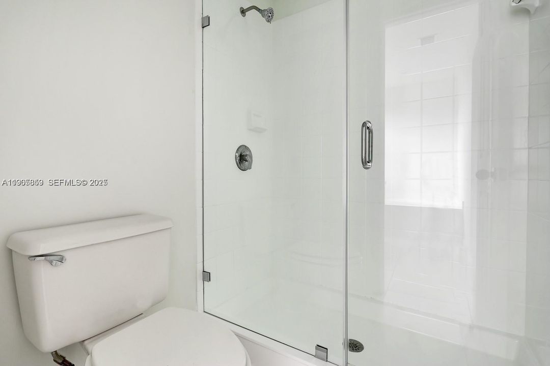 For Sale: $750,000 (4 beds, 2 baths, 2293 Square Feet)